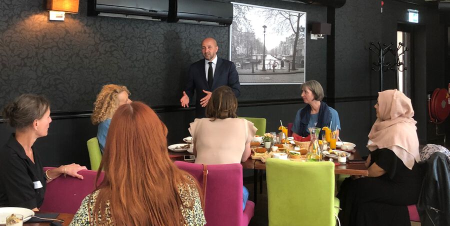 De gemeente Arnhem ontving 30 juni leden van de CCV Learning Community ‘Jonge aanwas uit de georganiseerde criminaliteit houden’. Illustratie bij CCV-nieuwsbericht.