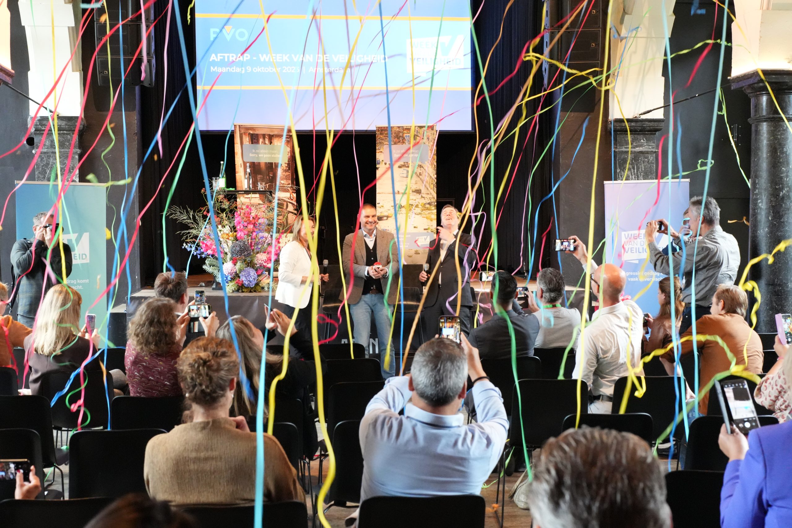 Start van de Week van de Veiligheid 2023 met confetti.