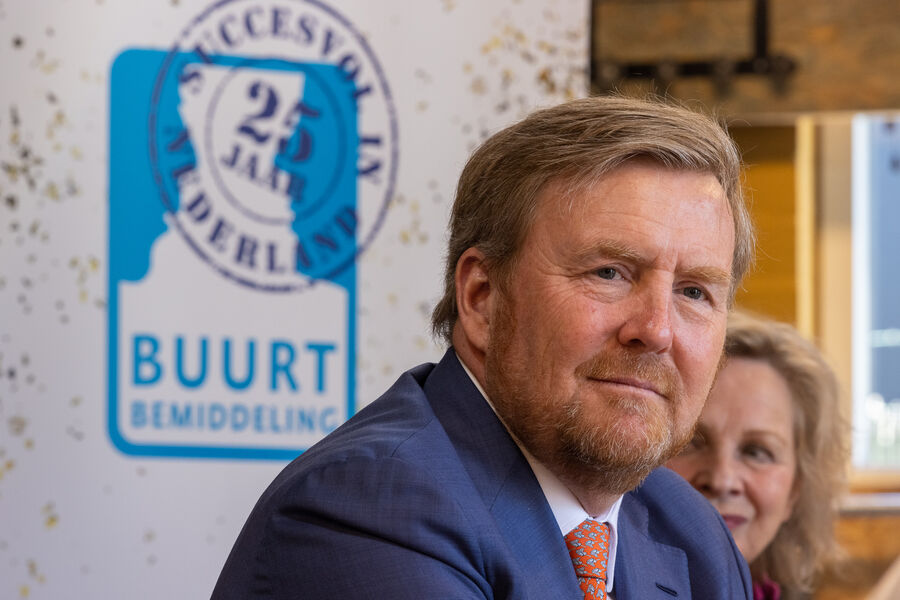 Werkbezoek van koning Willem-Alexander bij 25 jaar buurtbemiddeling