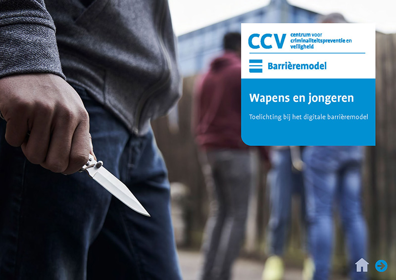 jongen met mes in hand. Ter illustratie van barrièremodel Wapens en Jongeren.