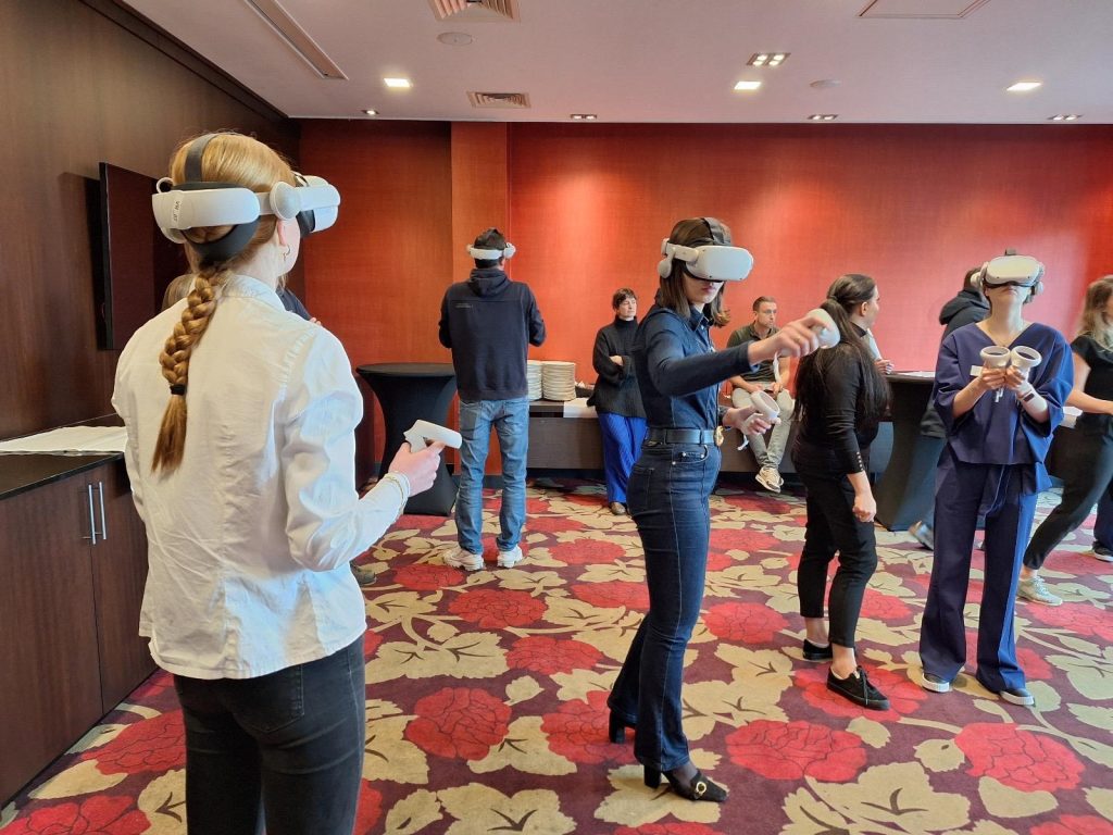 Deelnemers konden met een VR-bril ervaren hoe het is om slachtoffer te worden van seksuele uitbuiting.